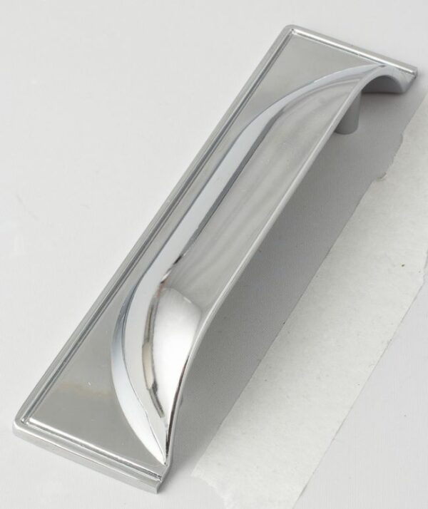 Deco Shell Handle, 145mm, Chrome - Kitchen Handles by BA Components, available from shopkitchensonline.co.uk Deco Shell Handle, 145mm, Chrome - Kitchen Handles by BA Components, available from shopkitchensonline.co.uk